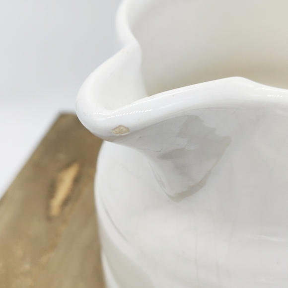 Vintage Minimalist Pitcher / Looks Like Pottery Barn - Picture 4 of 8